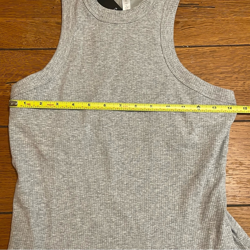 Fabletics Light Gray Ribbed High-Neck Tank. - Picture 3 of 7